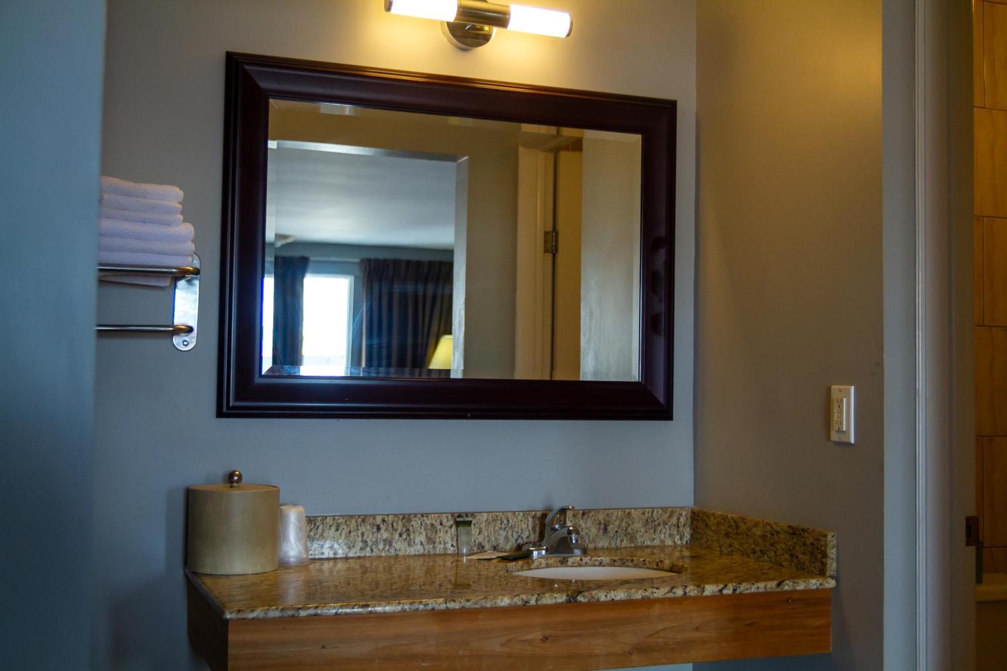 Saxony Motel Chatham-Kent Εξωτερικό φωτογραφία