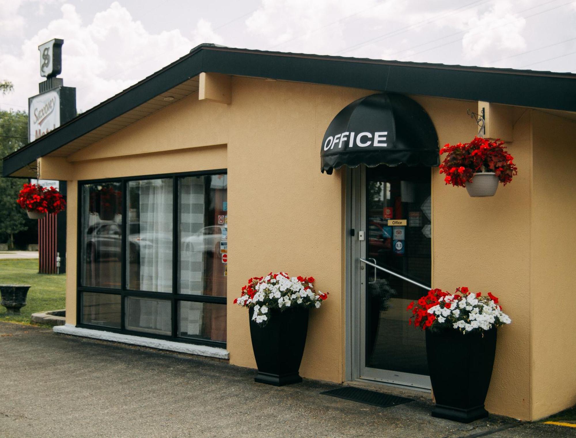 Saxony Motel Chatham-Kent Εξωτερικό φωτογραφία